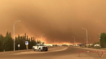 Cả giáo xứ còn nguyên sau trận cháy rừng kinh hoàng Chuckegg Creek