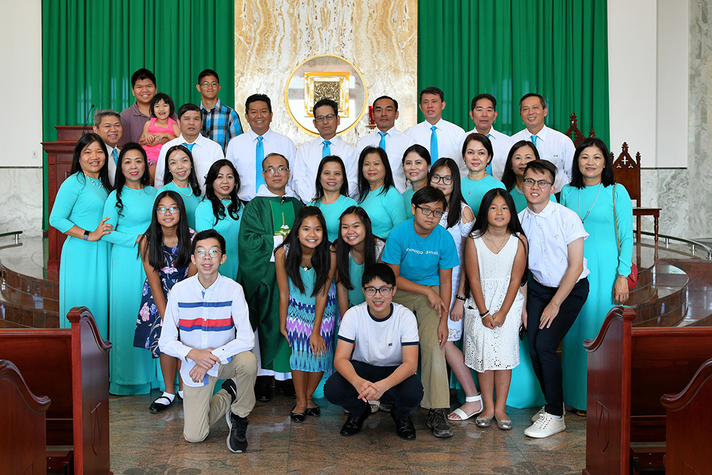 Hình ảnh: Thánh Lễ Mừng Bổn Mạng Nhóm Gia Đình Trẻ