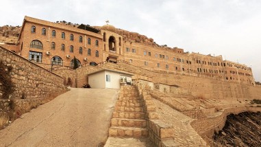 Các vị tử đạo hiển linh, khủng bố Hồi Giáo IS không làm sao phá hủy được đền thờ