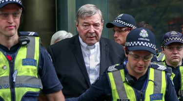 ĐTGM Comensoli: Sức khoẻ Đức Hồng Y Pell suy sụp nhanh trước một bản án quá oan khiên