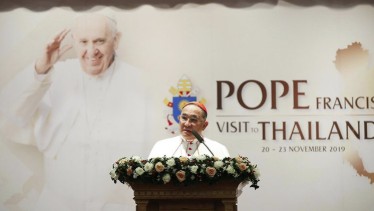 Báo Thái tiết lộ mâu thuẫn giữa Thứ Phi bị truất phế và Hoàng Hậu trong việc đón tiếp Đức Thánh Cha