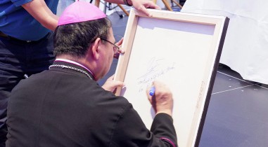 Tâm tình của Đức Cha Vinh Sơn Nguyễn Văn Bản trong cuộc hội ngộ Vòng Tay Nhân Ái Melbourne.