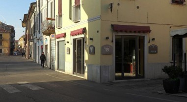 Coronavirus lan nhanh tới tận bên Ý. Trường học, nhà thờ đóng cửa ở 10 thành phố.