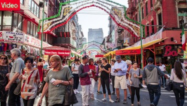 Người Ý tưng bừng mừng lễ Thánh Giennariô ở New York