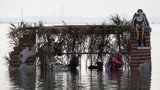 Độc đáo: Những cảnh Giáng Sinh lạ thường có lẽ bạn chưa từng thấy trong đời