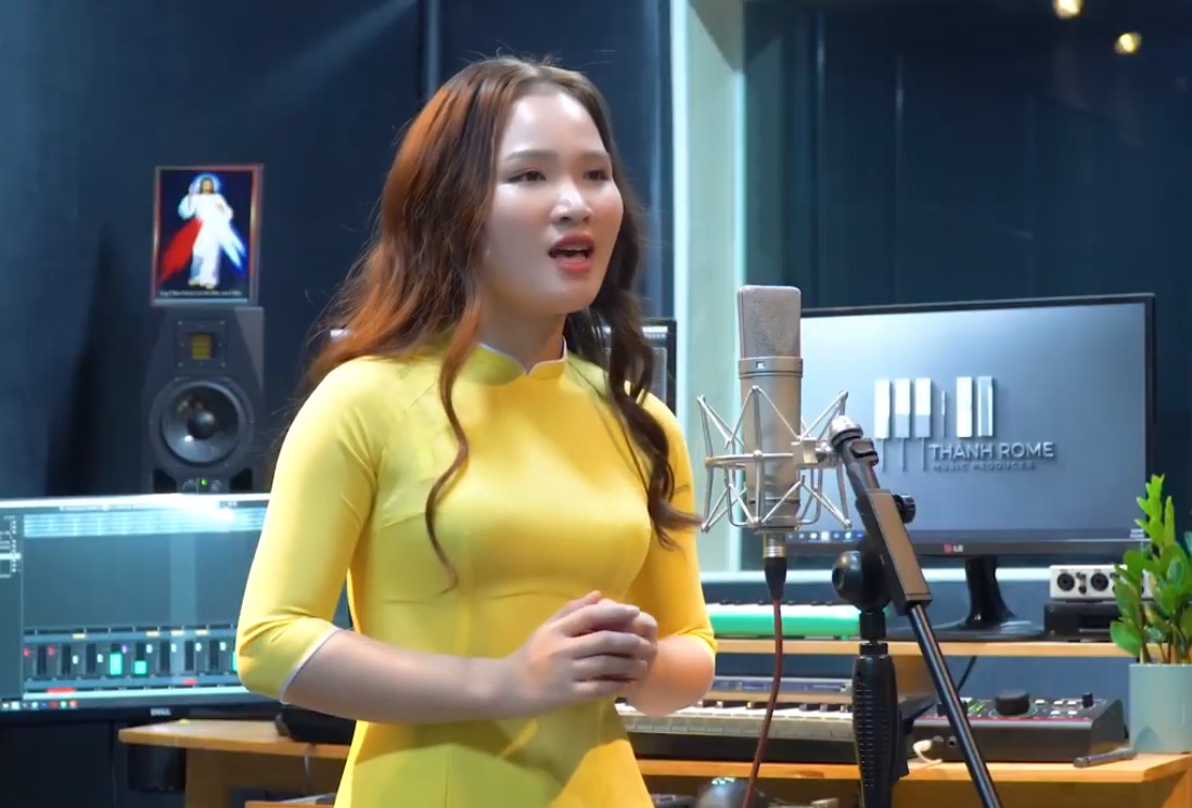 Ngày Xuân Xin Dâng (Sáng tác: Phanxico) - Xoan Minxu | MV Nhạc Thánh Ca Xuân Hay Nhất 2021