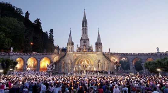 Bất ngờ: Phép lạ Đức Mẹ dành cho nhà văn nổi tiếng của Mỹ. Giảng giáo lý một linh mục bị tấn công