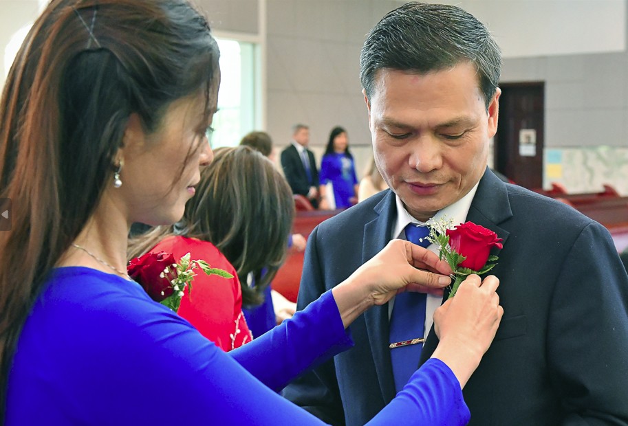 Hình ảnh Mừng Kỷ Niệm Hôn Phối dịp Lễ Thánh Gia Thất