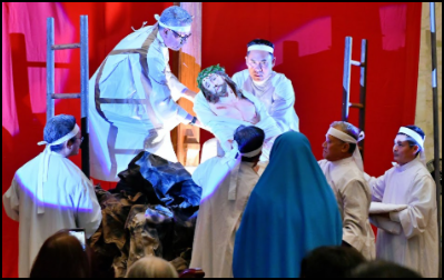 Hình ảnh Thứ Sáu Tuần Thánh: Suy Tôn Thánh Giá, Diễn Cuộc Thương Khó Chúa, Dâng Hạt, Hôn Chân...